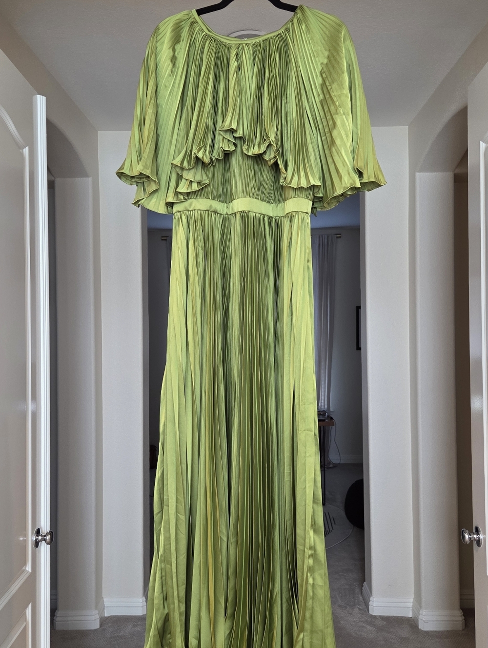Mac Duggal 49638 Apple Green Pleated Caplet Dress sz 10
